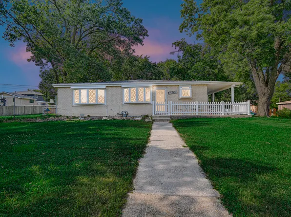 8622 W 90th Pl, Hickory Hills, IL 60457