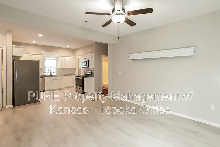 1016 SW College Ave — Photo 22