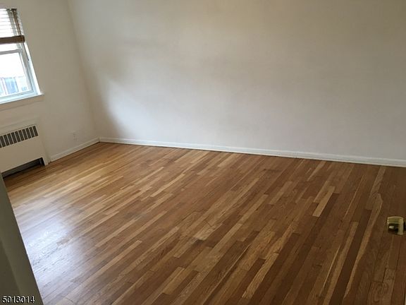 4th image of 284 Claremont Ave #B6-205