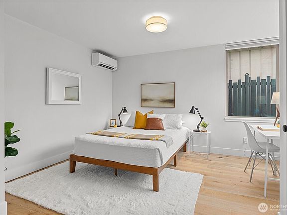 3rd image of 1612 California Avenue SW #B