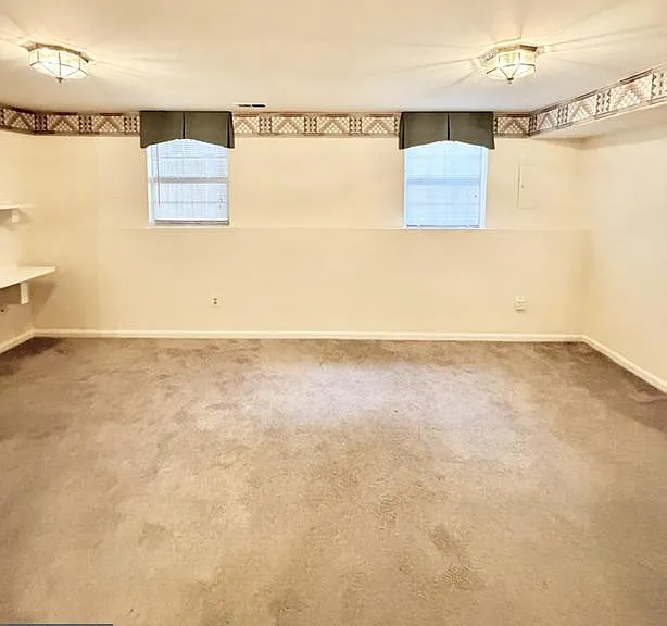 45572 Whitcomb Sq — Photo 27
