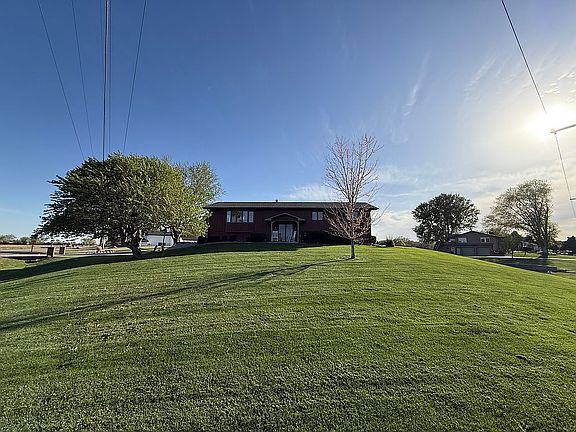 3rd image of 710 S Gunbarrel Rd