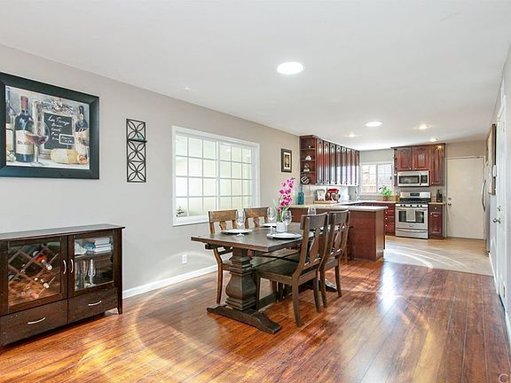 5th image of 9526 Saint Andrews Dr
