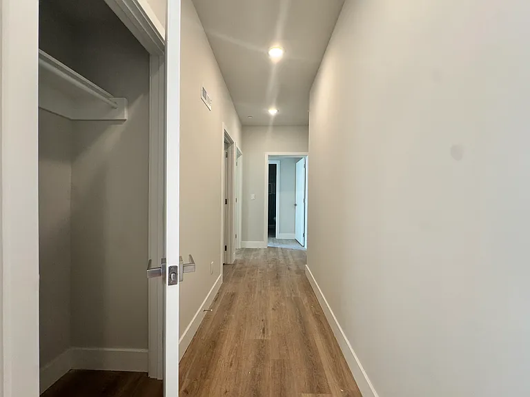 5222-24 Chester Ave #7 — Photo 11