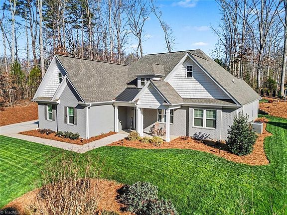 2nd image of 306 Rugby Rd