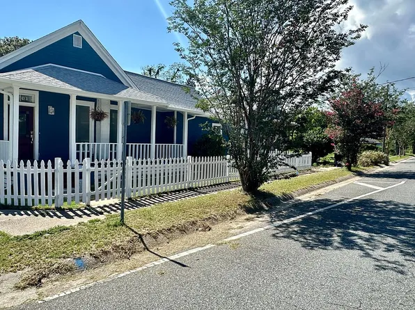 1101 N Dr Martin Luther King Jr Dr, Pensacola, FL 32503