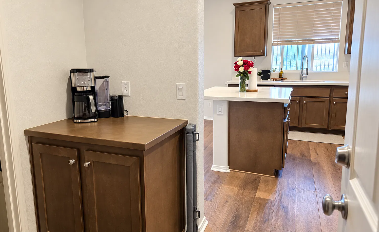 3 bed, 2.5 bath, 1688 sqft, $3,300 — Photo 3