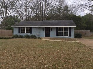 320 Walnut Rd, Starkville, MS 39759