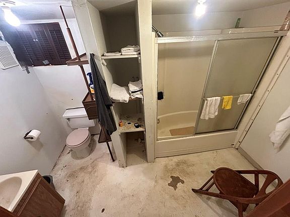 4th image of 252 Crab Orchard Ave