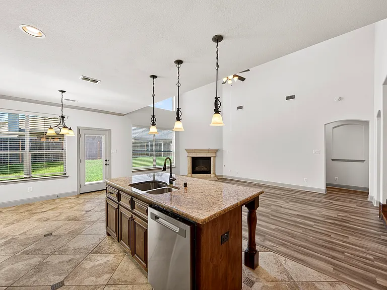 845 Lake Meadow Ln — Photo 4