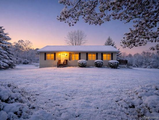 4599 Wheeler Rd, Fowlerville, MI 48836