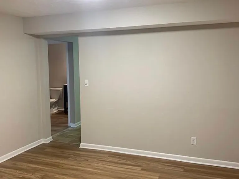 5-4750 Marshall Rd — Photo 5