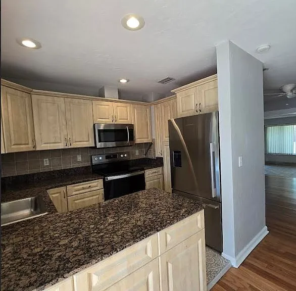 265 Mateo Way NE #1 — Photo 10