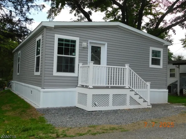 82 Back Street, Oxford Twp., NJ 07863
