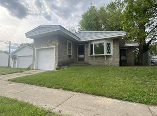 915 W Monroe St, Springfield, IL 62704