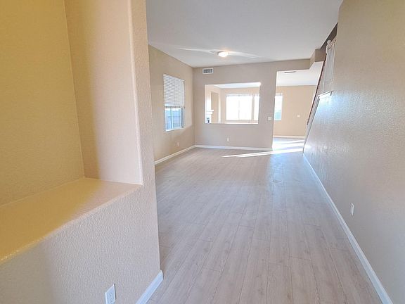 3rd image of 3448 Beretania Way
