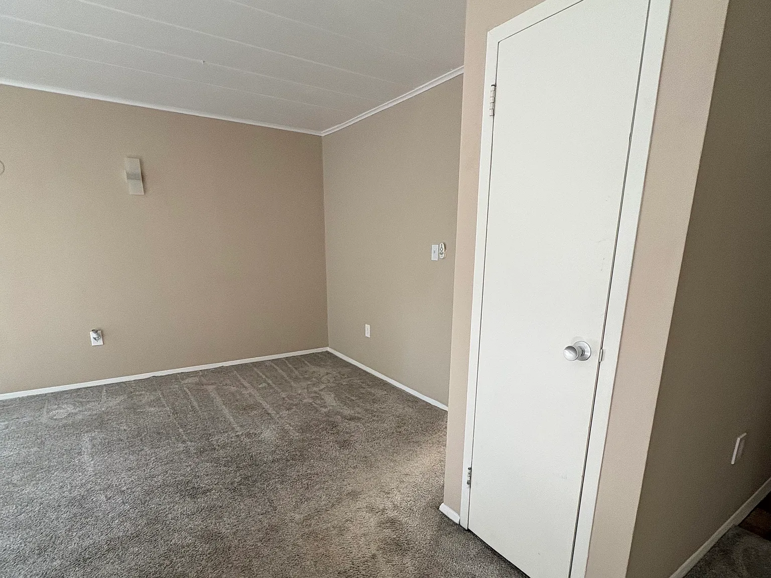 2 bed, 936 sqft, $1,700 — Photo 3