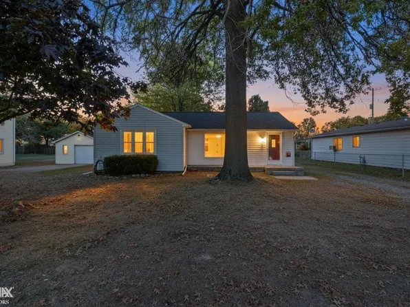 1607 Michigan St, Algonac, MI 48001