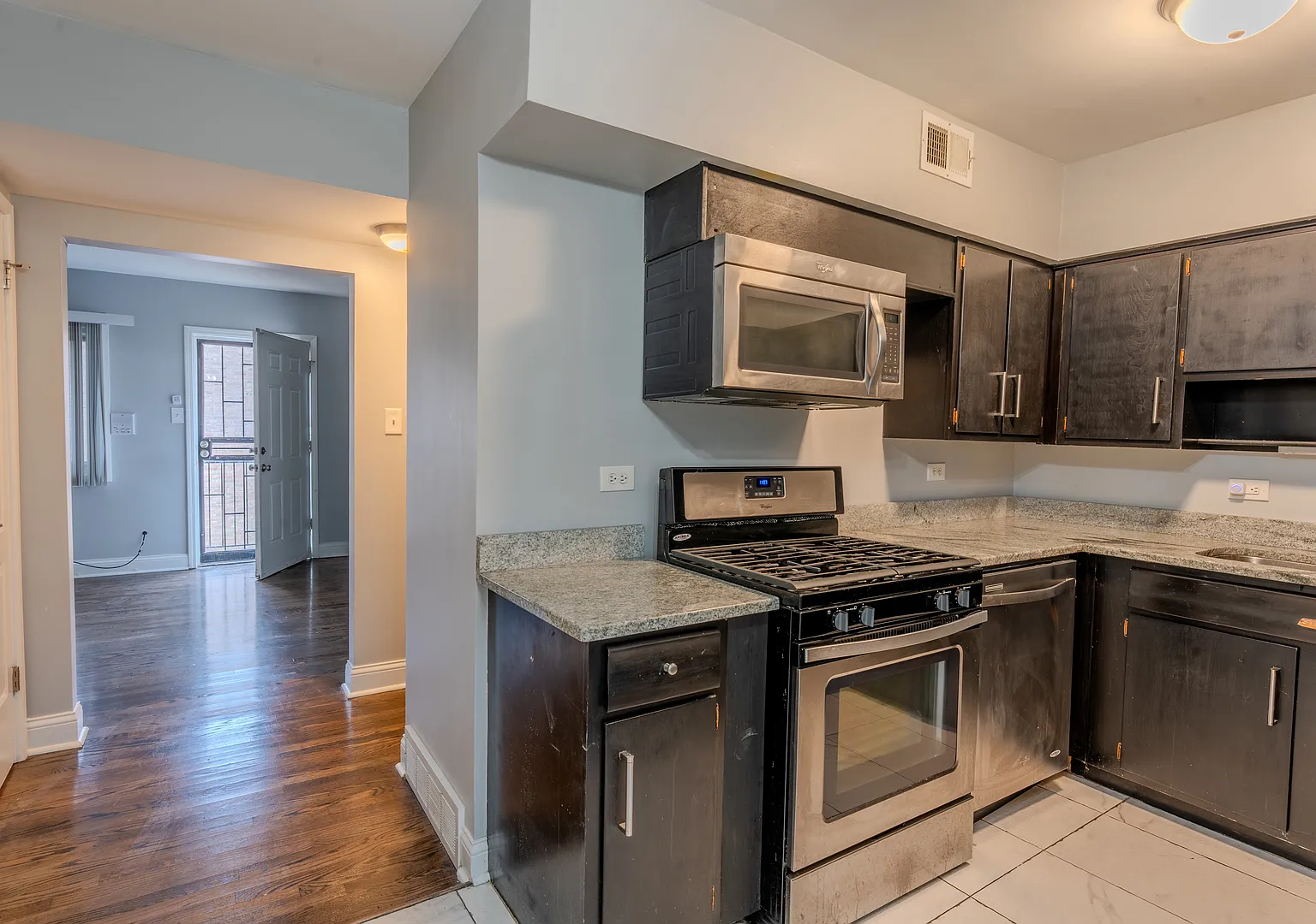 1 bed, 725 sqft, $1,150 — Photo 4
