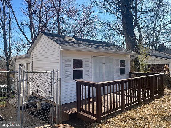 3rd image of 6107 Buckler Rd