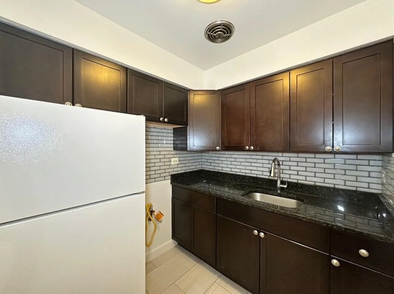 1 bed, 800 sqft, $1,900 — Photo 1