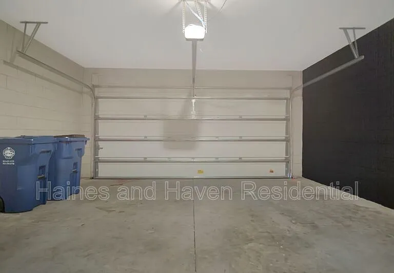 840 Blue Creek Dr — Photo 32