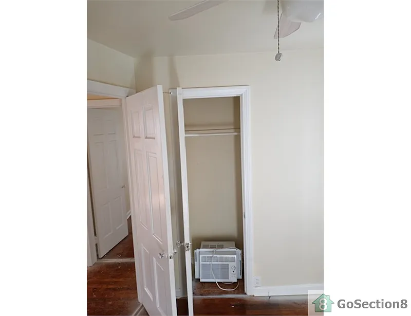18105 Waterbury Ave photo 1
