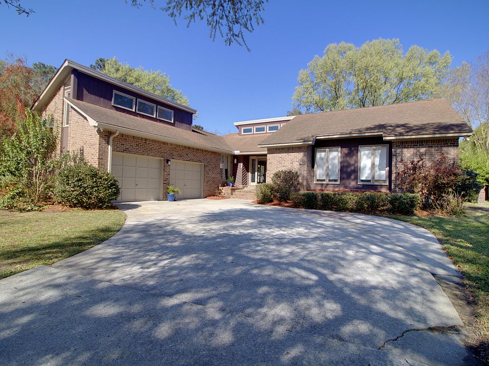 1st image of 18 Lavington Rd