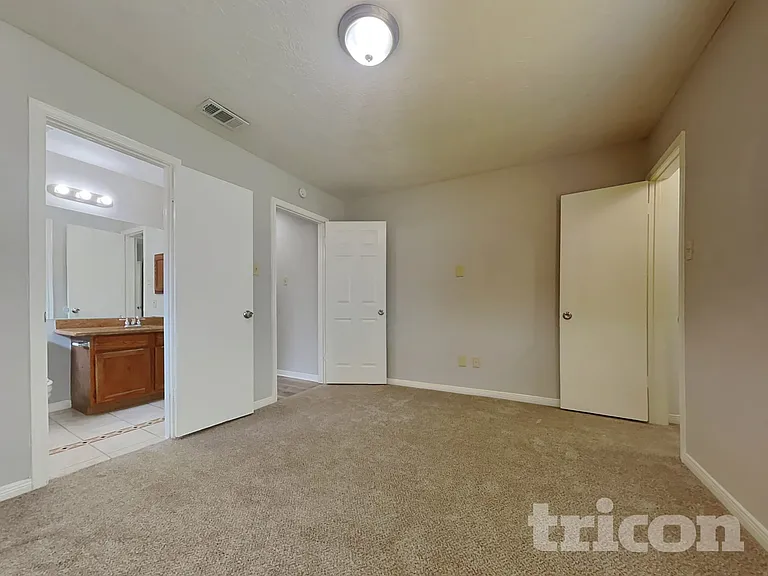 8559 Spring Green Dr — Photo 12