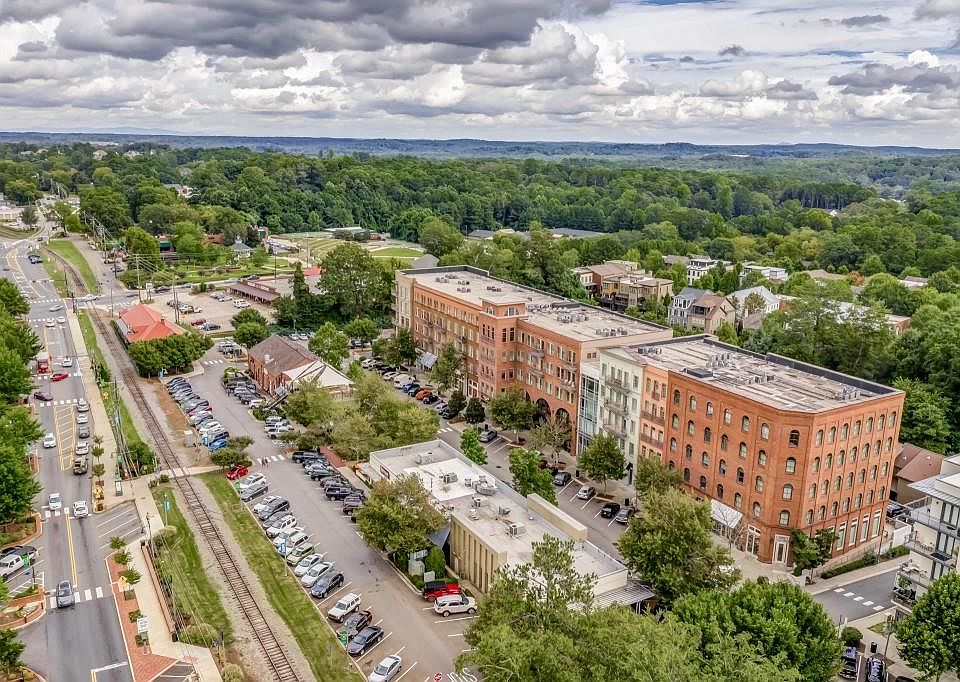1st image of 360 Chambers St #470