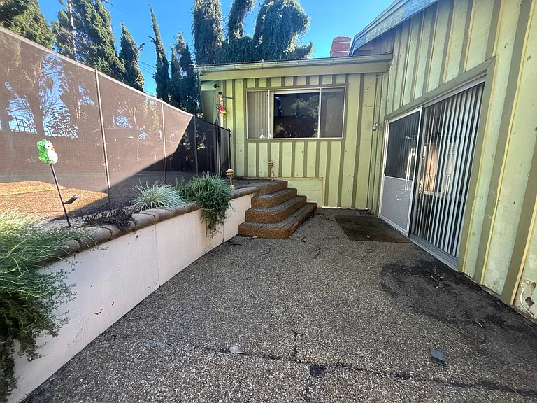 1432 Wardman Dr — Photo 16