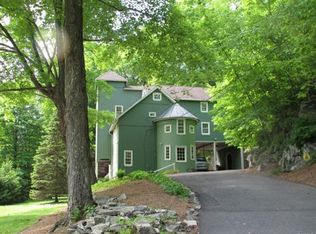 80 Topstone Rd, Ridgefield, CT 06877