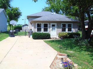 19542 101st St, Bristol, WI 53104