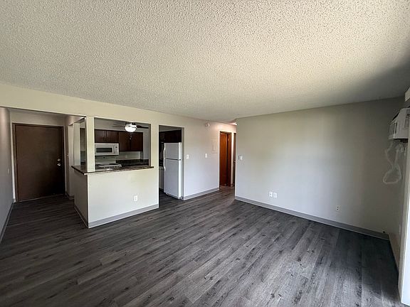 4th image of 411 W 1st St APT 208