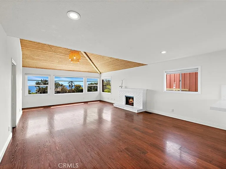 31616 Virginia Way — Photo 4