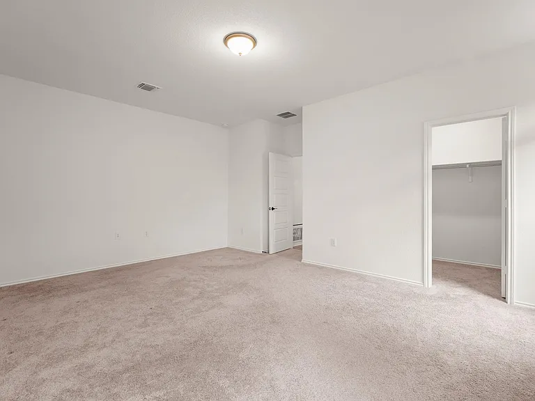 7404 Lowery Xing — Photo 18