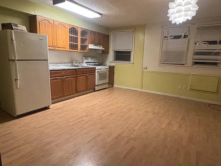 5825 Sylvester St — Photo 3