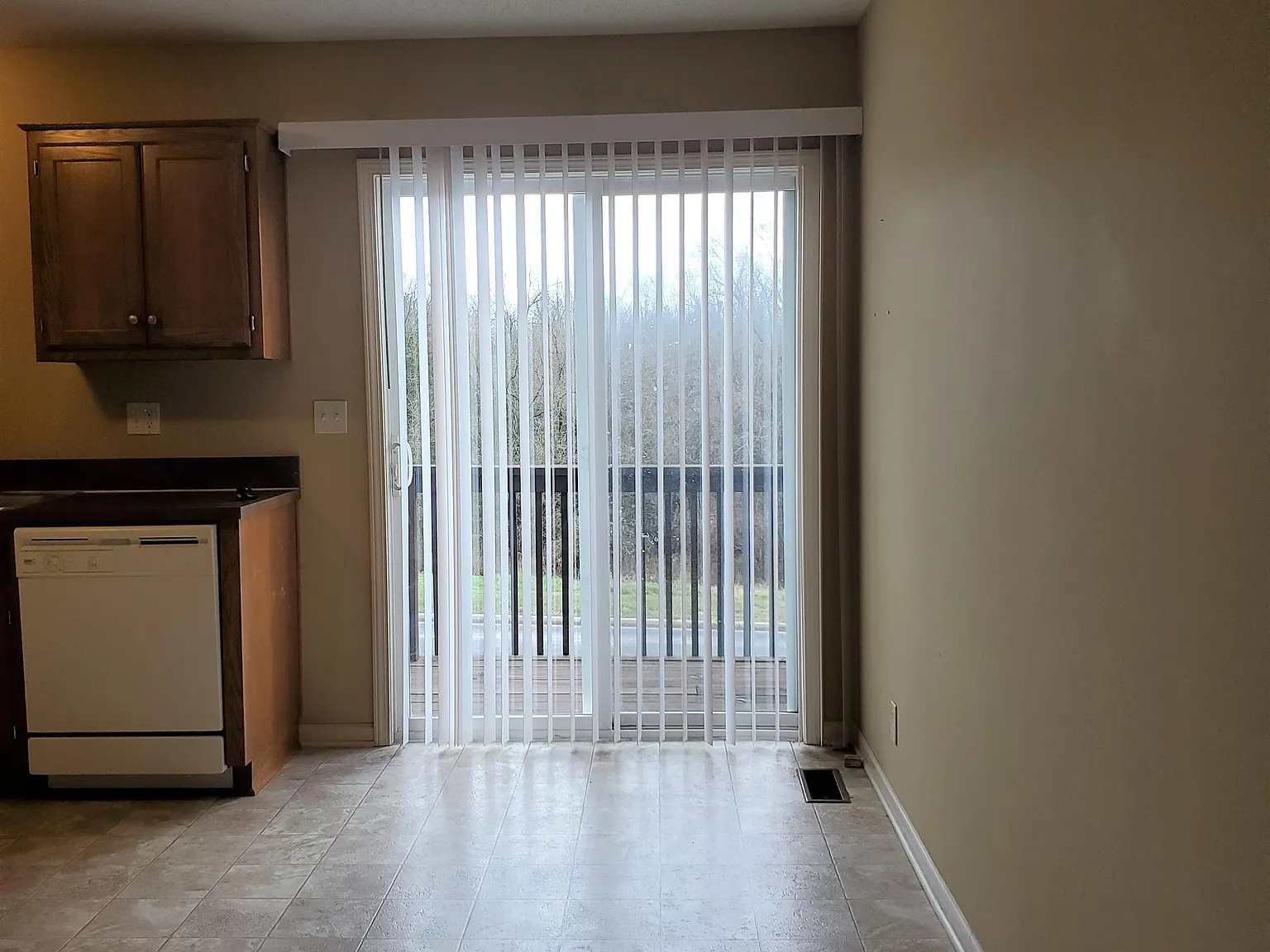 425 D Hawthorne Blvd - 2 — Photo 3