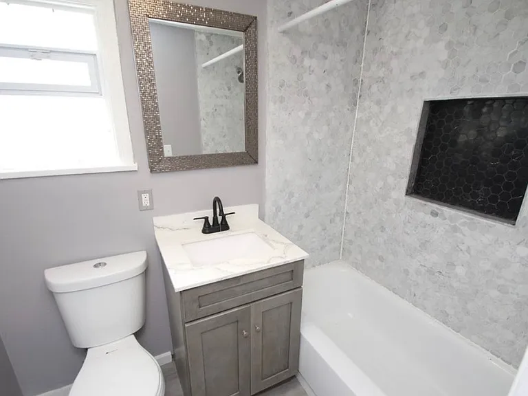 569 Washington Ave — Photo 7