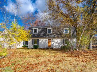 143 Acorn Dr, Glenville, NY 12302