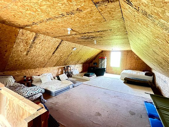 5th image of 11 Skyview Ln #11