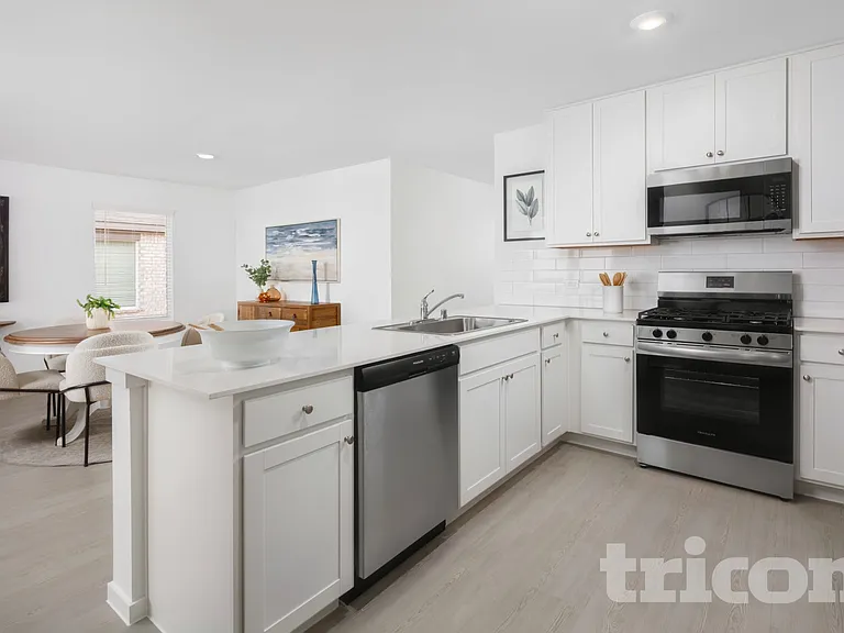 1324 Amapola Dr — Photo 5