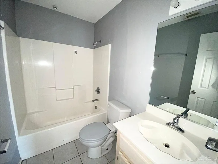 604 S Logan Dr #3 — Photo 6
