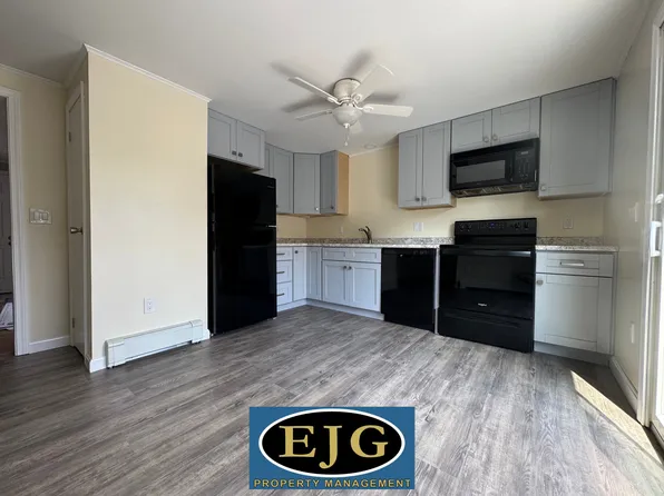 158 Beech St #A, Manchester, NH 03103