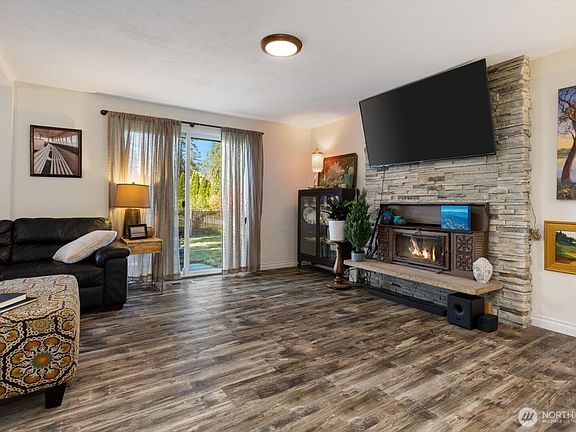 3rd image of 790 NW Dory Drive