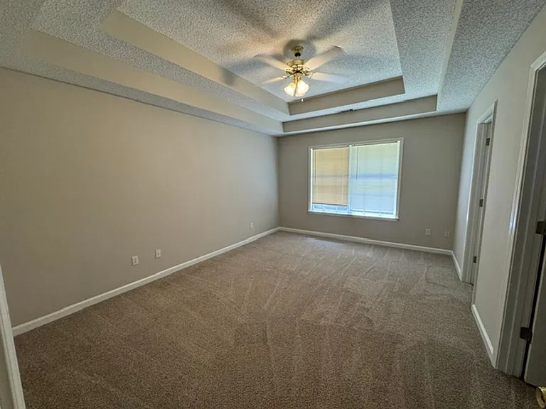 102 Woodstream Trl — Photo 7