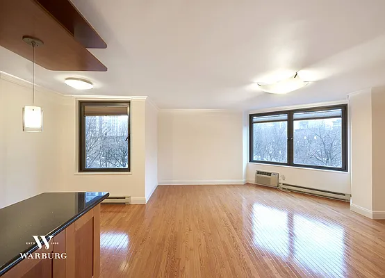 Sold by Warburg | media 2