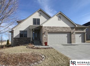 6720 Meursault Dr, Lincoln, NE 68526