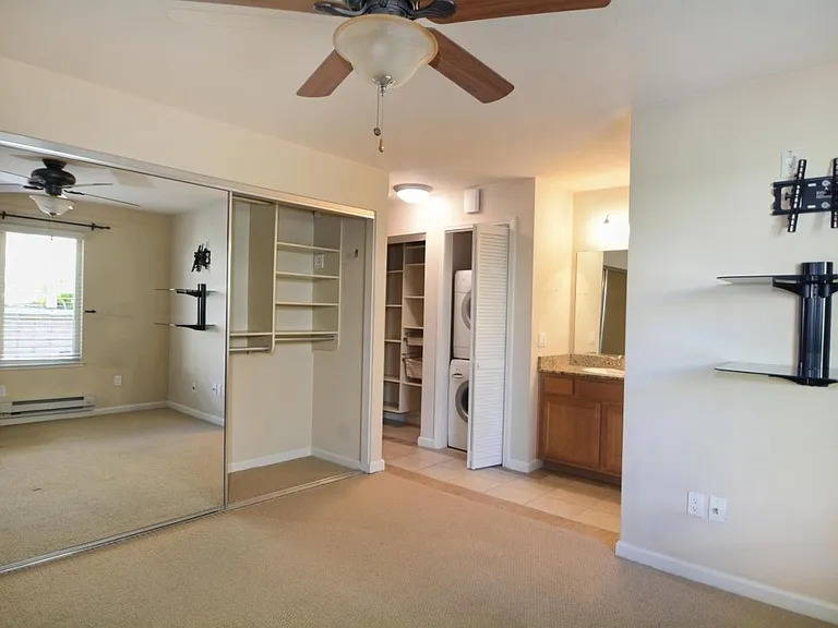 300 Glenwood Cir #195 — Photo 13