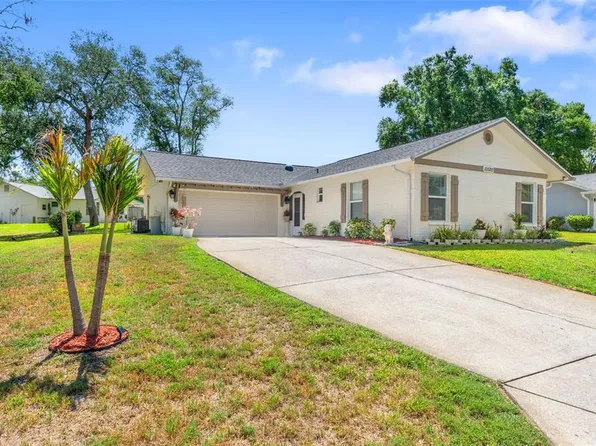10520 Springwood Dr, Port Richey, FL 34668